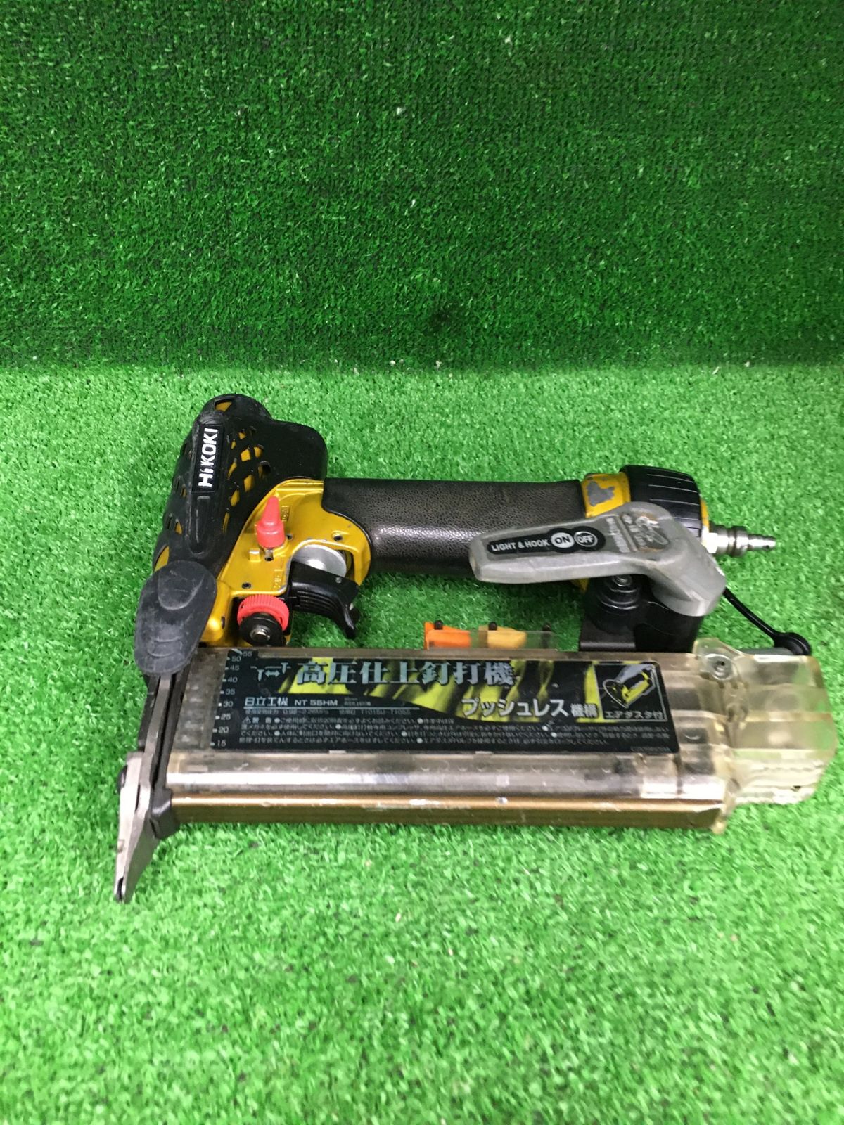 【中古品】【0906】★HITACHI(日立工機) 55㎜高圧仕上釘打機 フィニッシュネイラ NT55HM　IT7DXL7COCDG