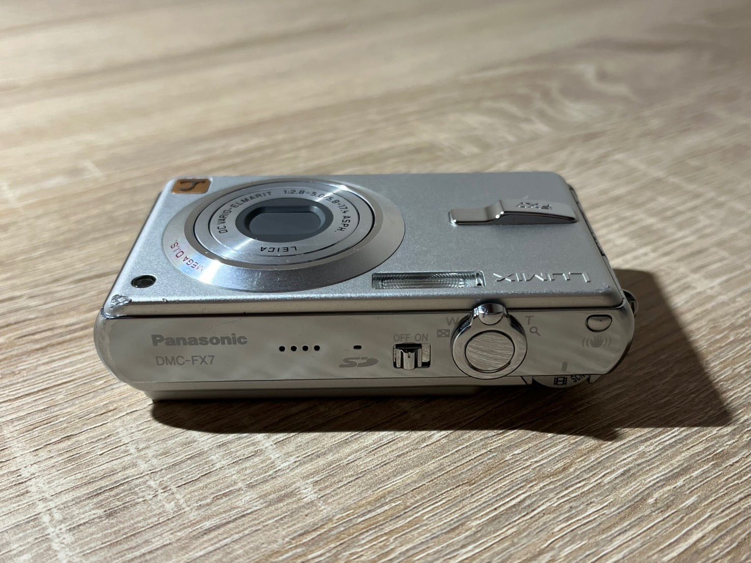0319 Panasonic Lumix DMC-FX7 シルバー デジカメ 動作確認済み 美品 