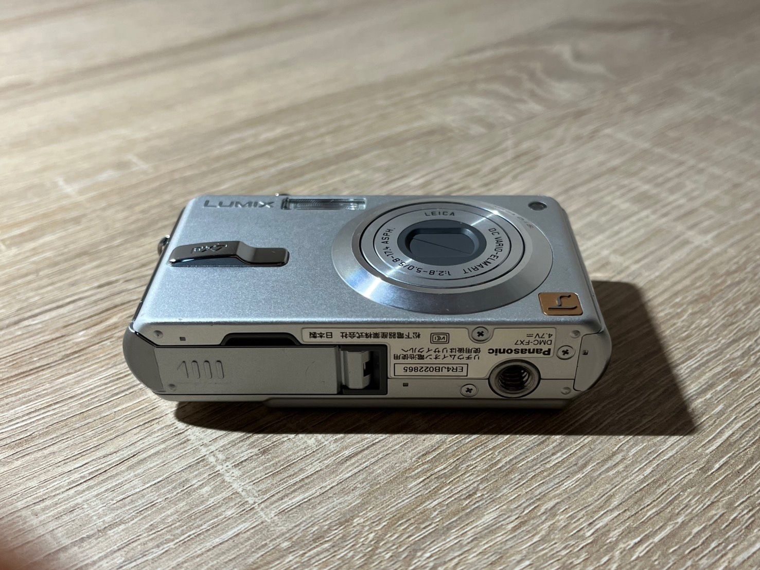 0319 Panasonic Lumix DMC-FX7 シルバー デジカメ 動作確認済み 美品 