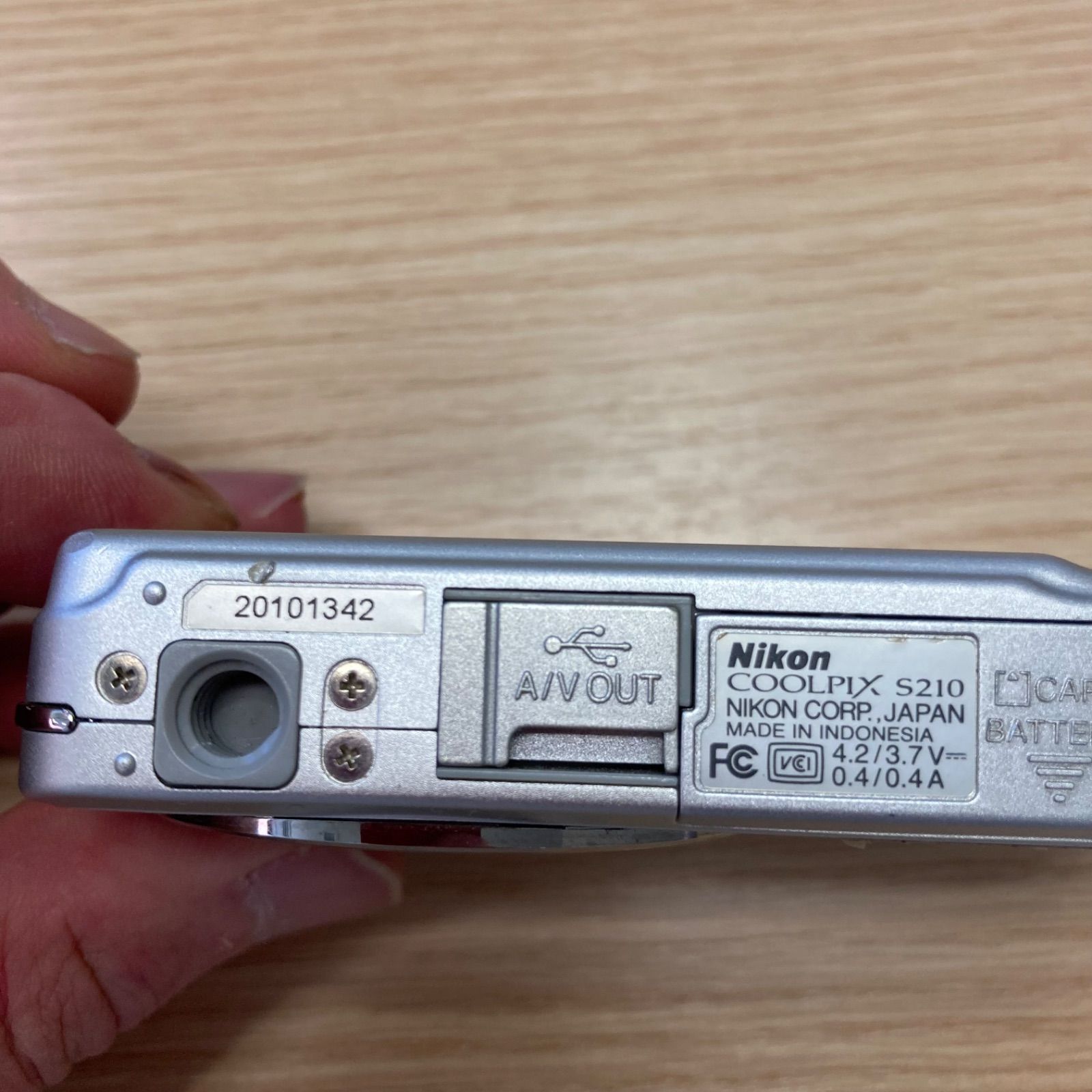 Nikon ニコン COOLPIX S210 デジタルカメラ 12.1MP Digital Camera