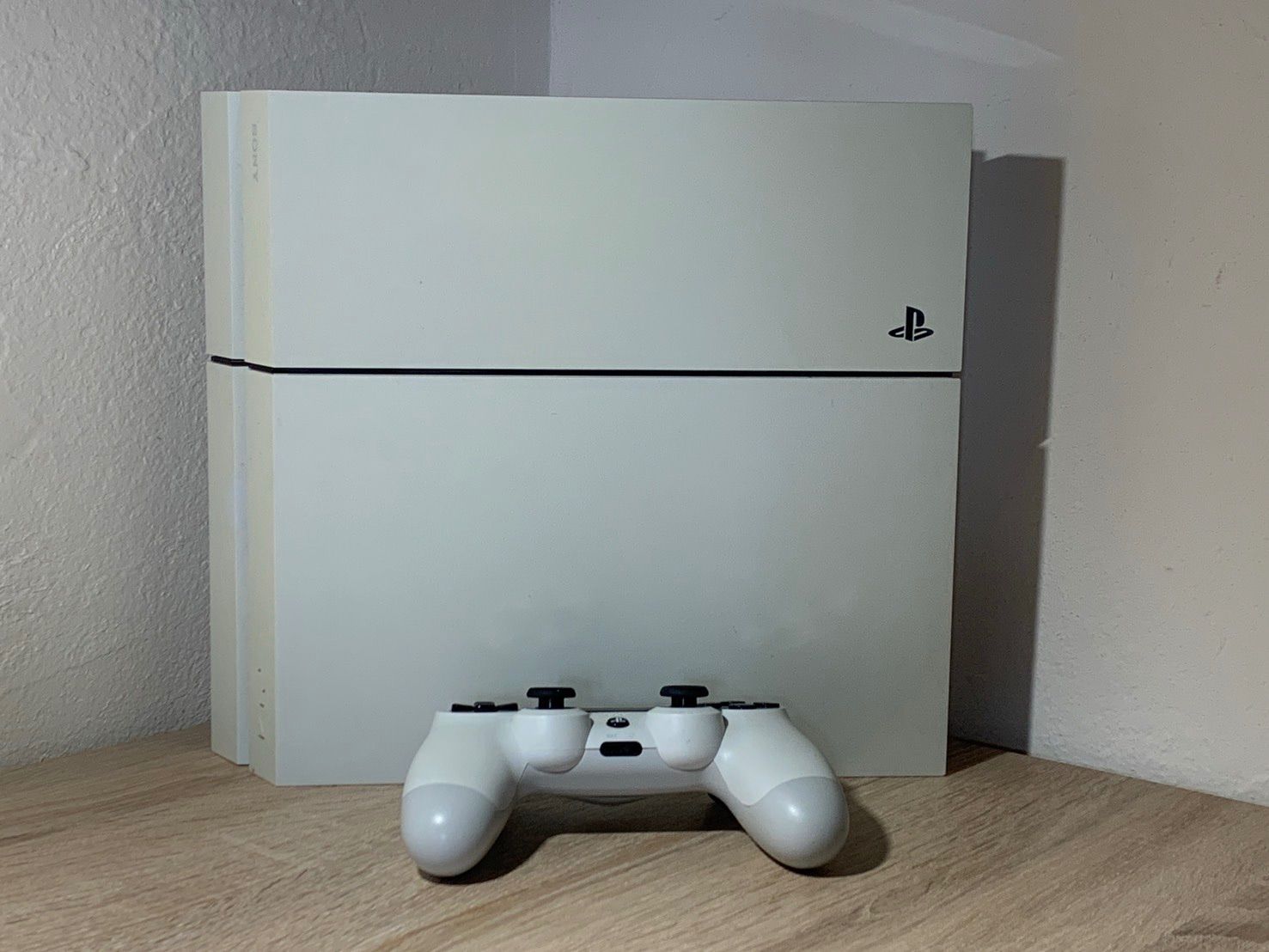 0526 PlayStation 4 CUH-1100A ホワイト 動作確認済み 【宅】 11,520円