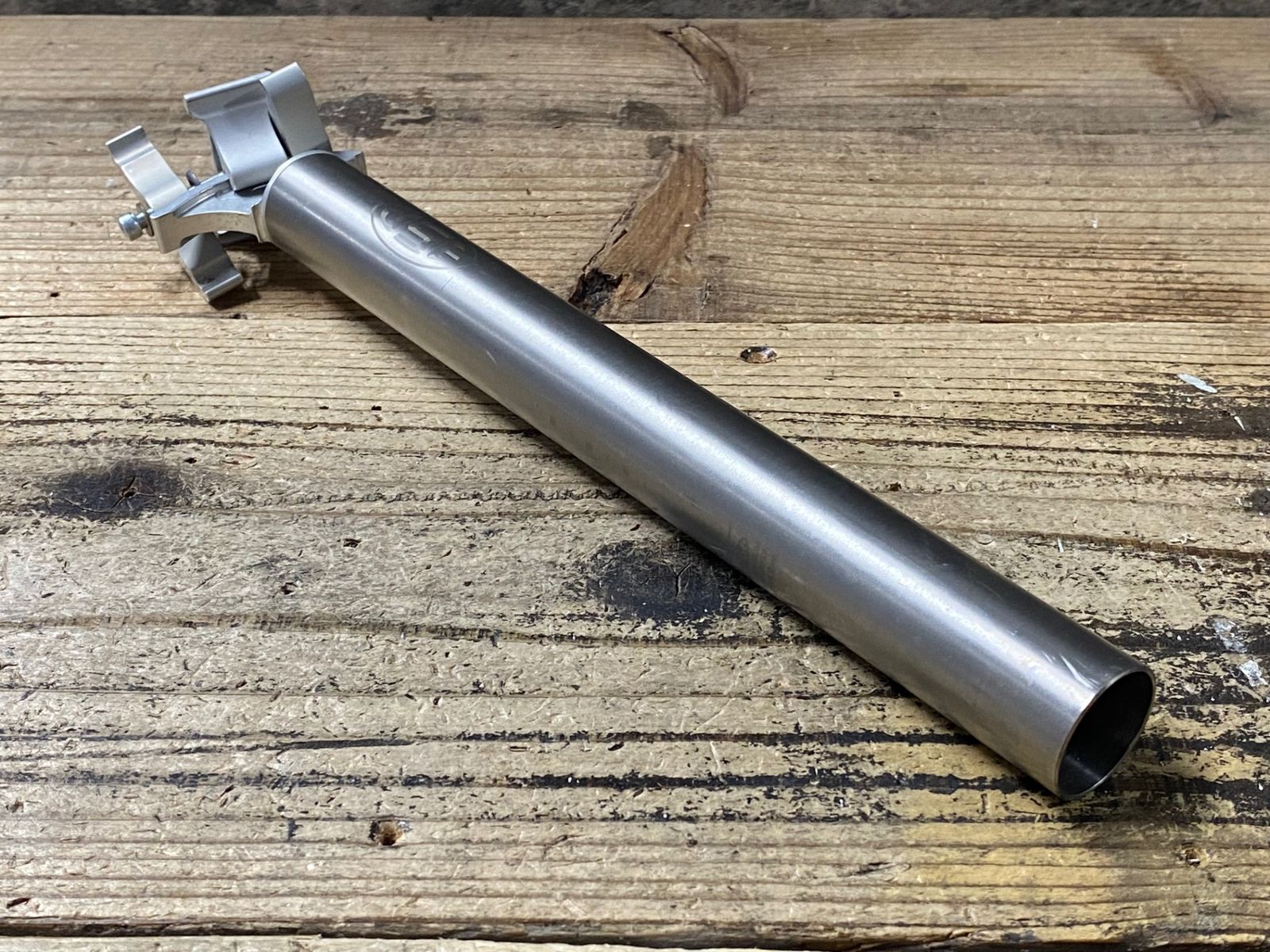 KA401 USE エイリアン ALIEN ULTIMATE チタン シートポスト 27.2mm Φ27.2
