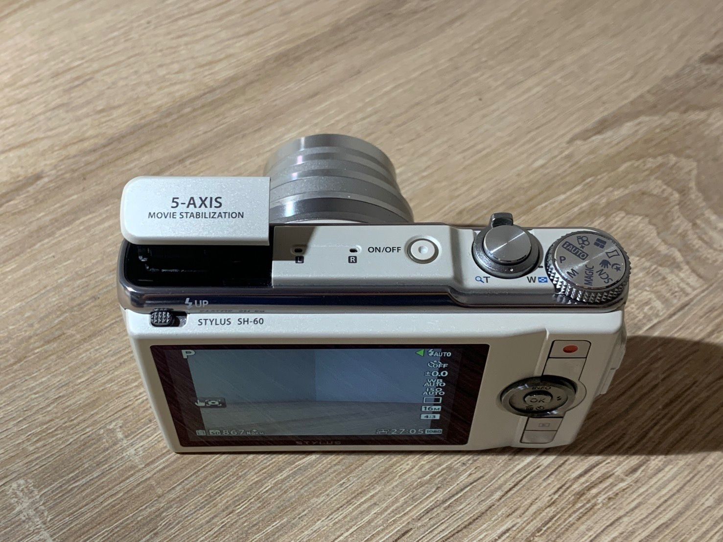 0402 OLYMPUS STYLUS SH-60 ホワイト デジカメ 動作確認済み 【コ