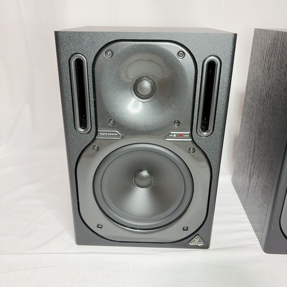 BEHRINGER TRUTH B2030A スタジオモニター パワードスピーカー