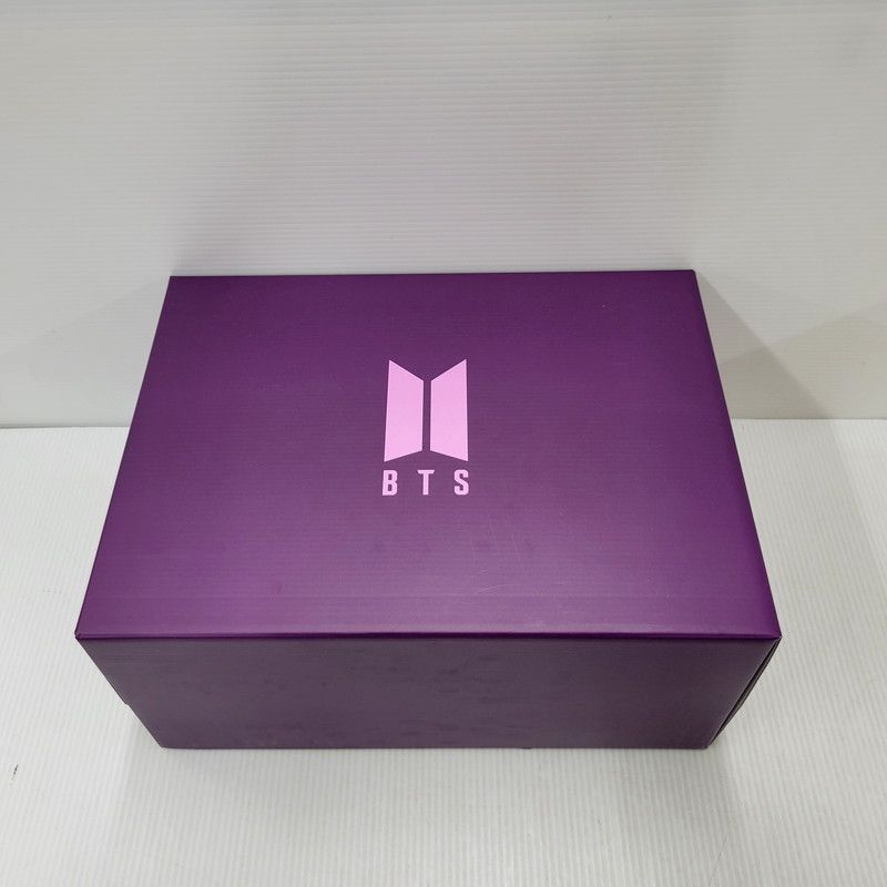 中古美品】 BTS MERCH BOX #5 【084-260505-yn-03-izu】 - メルカリ
