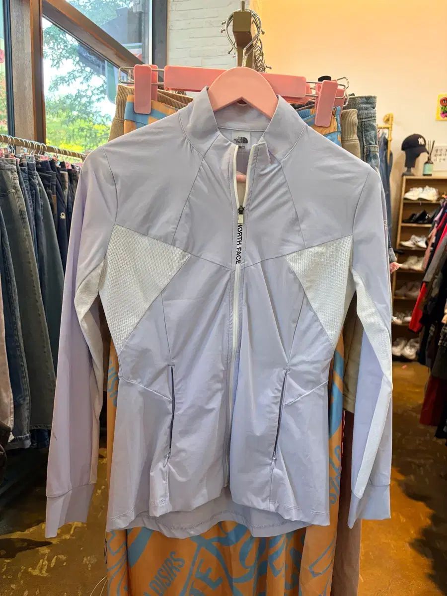 THE NORTH FACE ザノースフェイス ウィンドブレーカー ジャケット ラベンダー