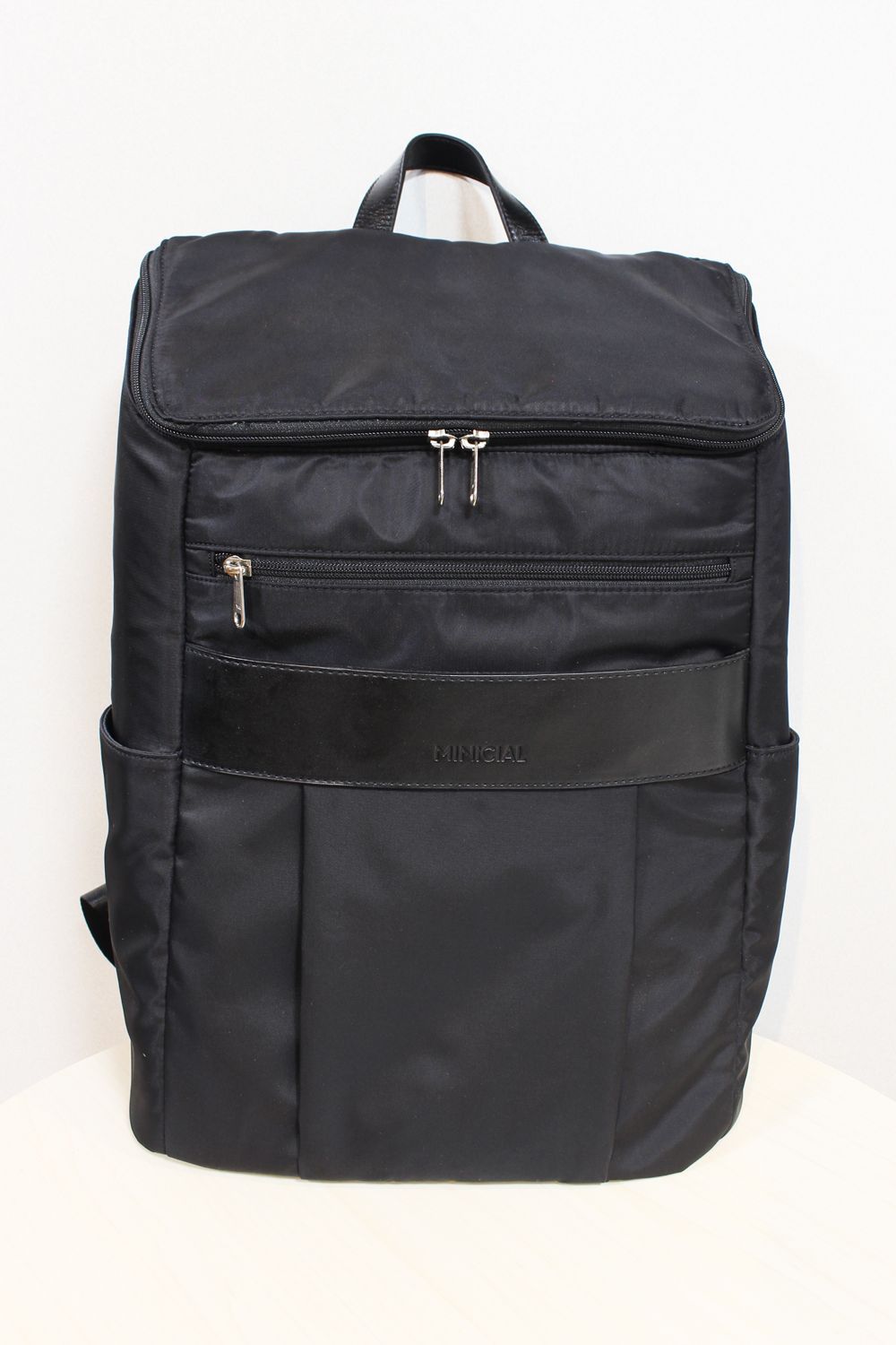 ■MINICIAL ミニシャル 大人のレッスンバッグ リュックタイプ　ブラック【特価品】
