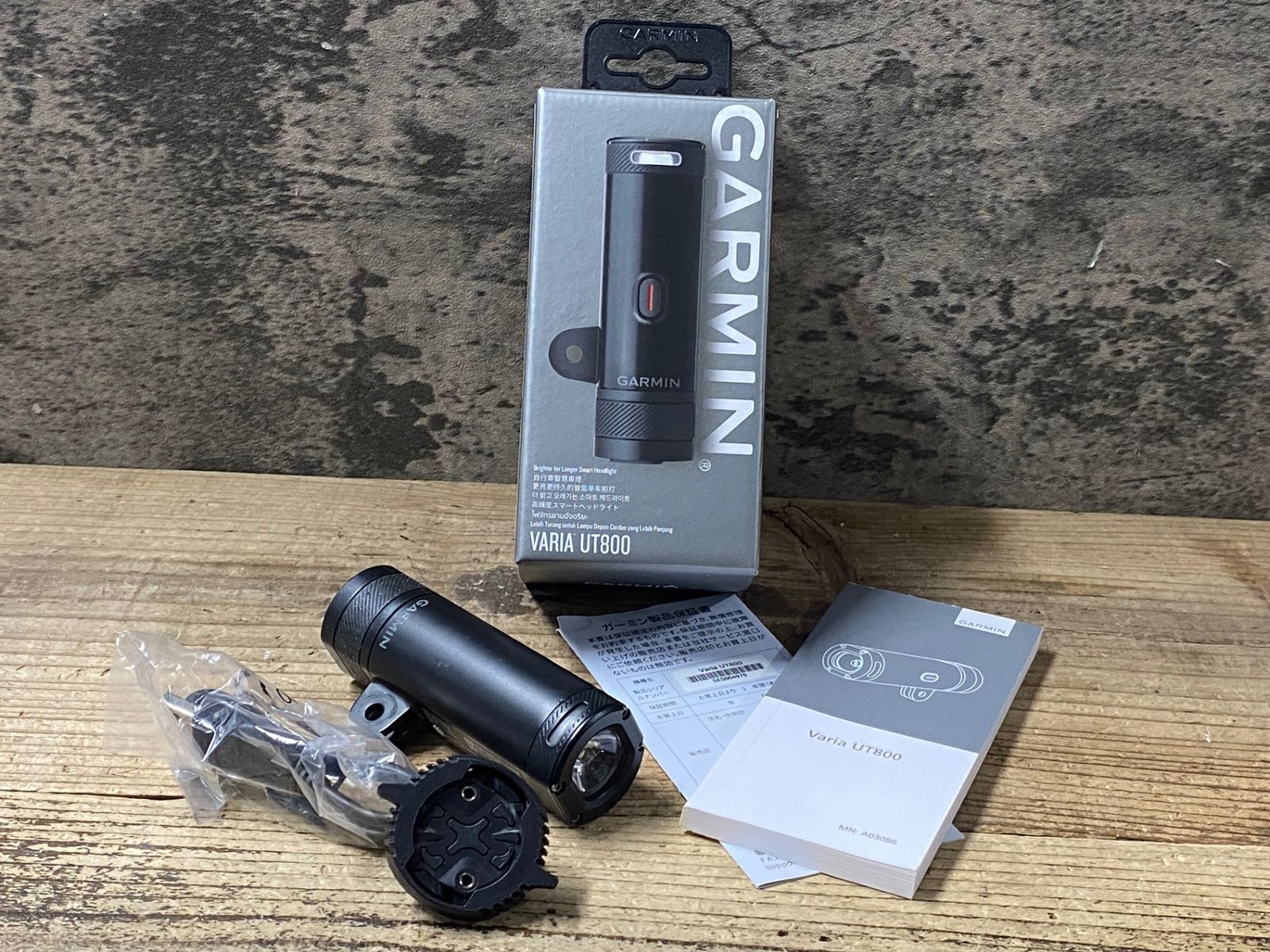 KA683 ガーミン GARMIN VARIA UT800 フロントライト 点灯確認済み