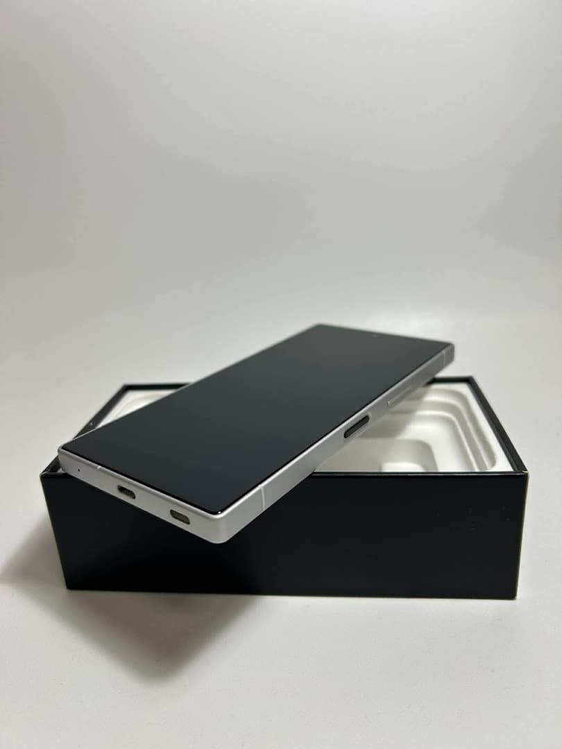 0*0様 新品同様 AQUOS R9 | 256GB | A401SH | SI ムスビー｜新品同様AQUOS R9 A401SH Softbank [ホワイト] SIMフリー