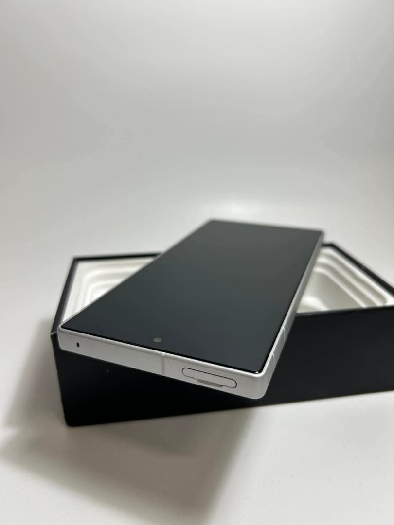 か*ん様 美品　AQUOS R9 | 256GB | A401SH | SIMフ 美品】AQUOS R9 | 256GB | A401SH | SIMフ - メルカリ