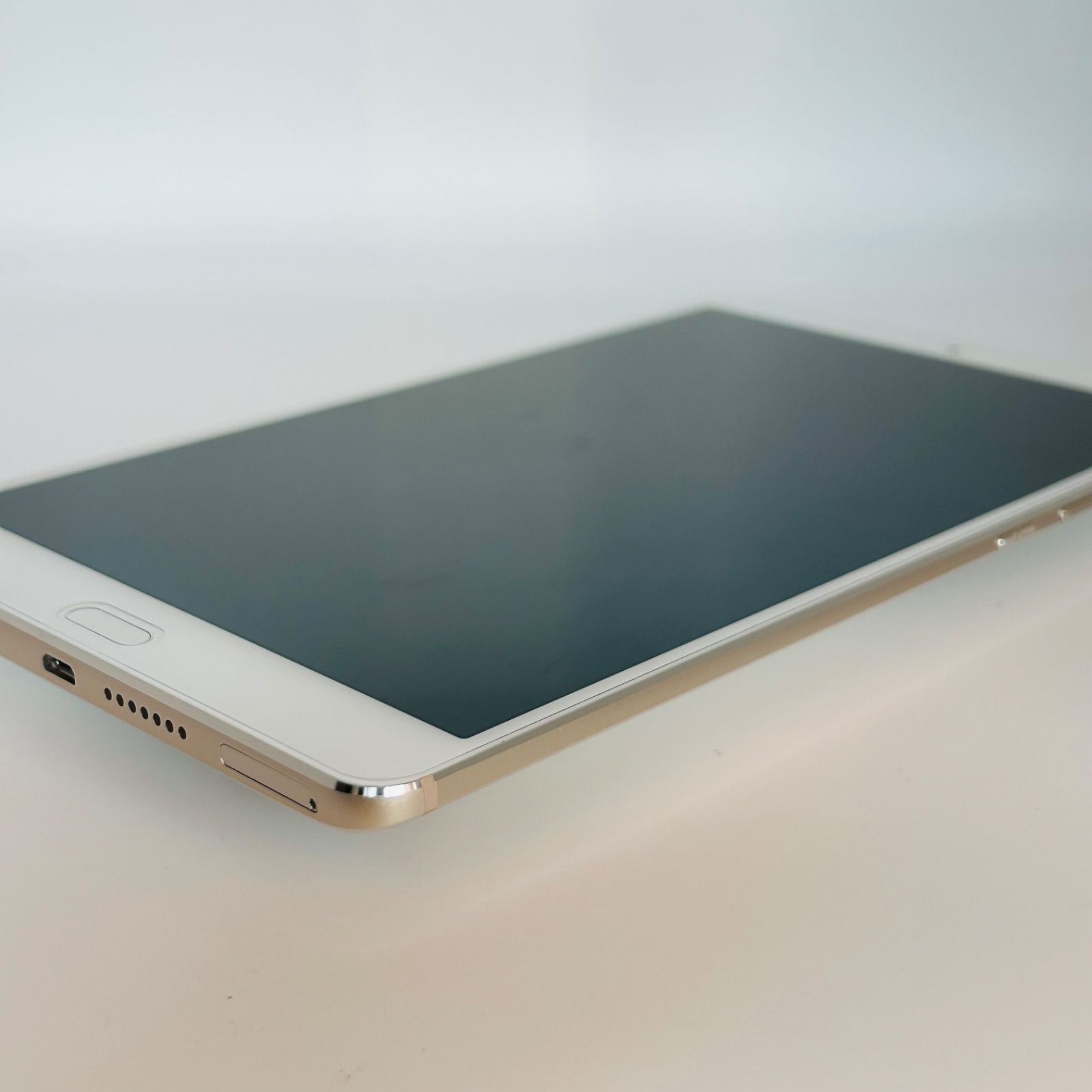 バッテリー良好 dtab Compact d-01J 16GB ゴールド SIMフリー(simロック解除済) 白ロム 中古 本体 動作確認済 【最短送料無料】G5-214