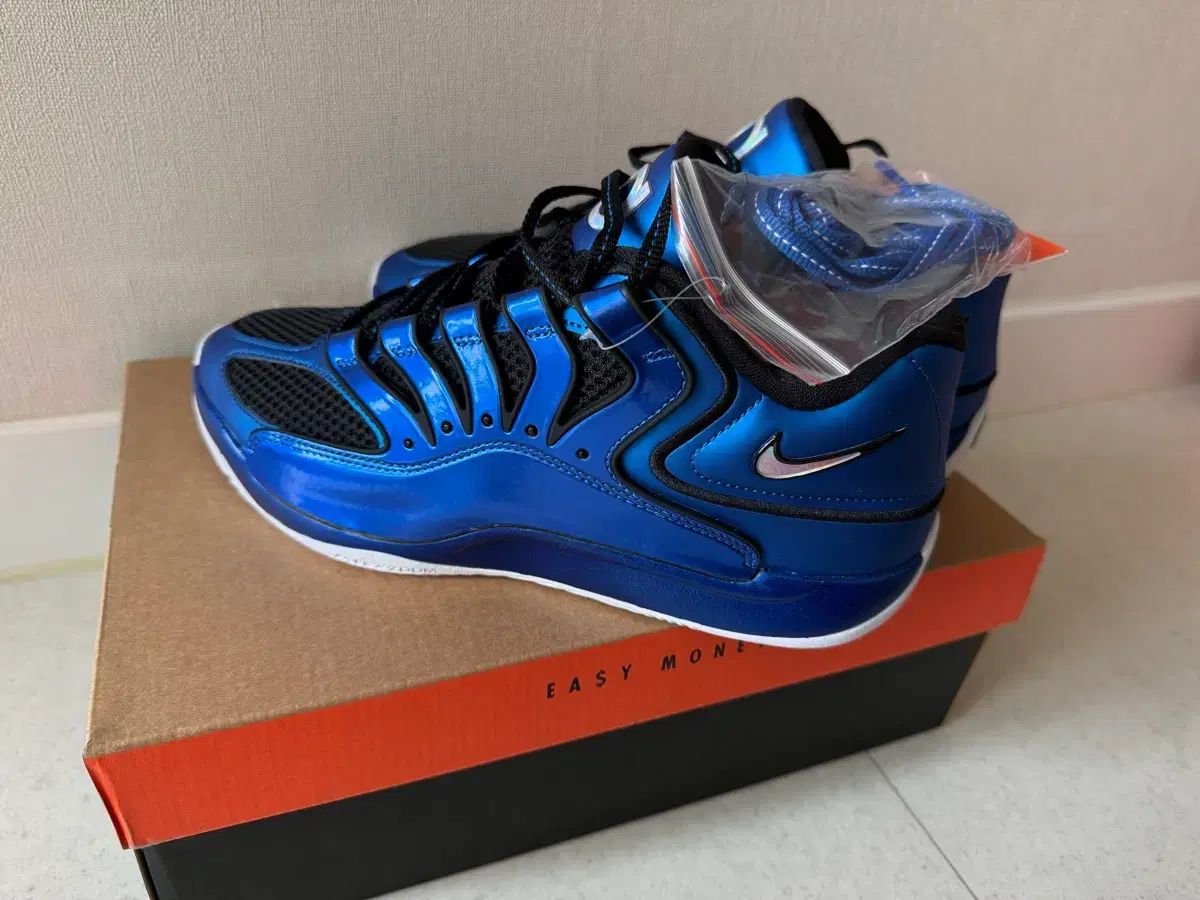 ナイキ KD18新品