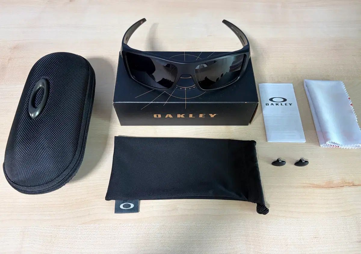 (新品) オークリー ヘリオスタット 正規品ケース