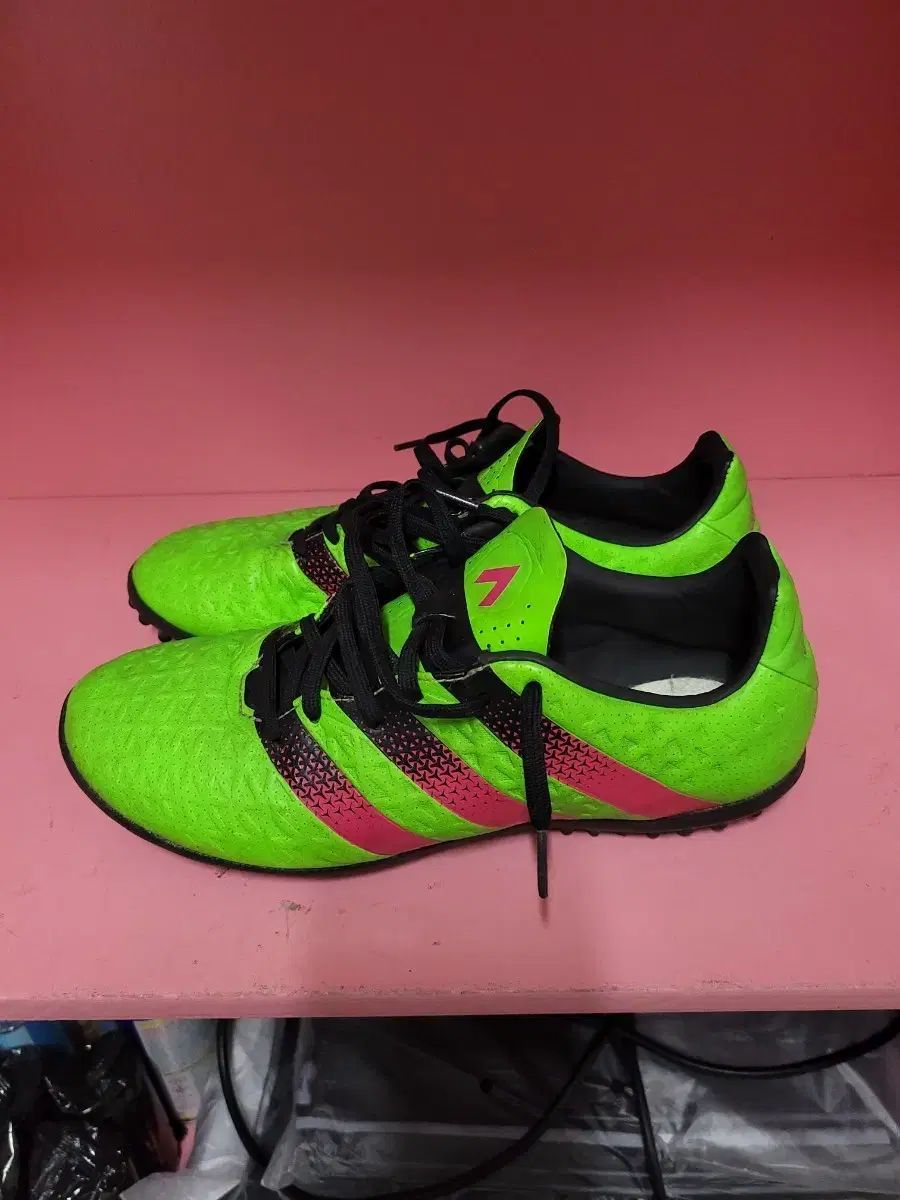 アディダス サッカーシューズ サッカーシューズ 蛍光 グリーン 260mm