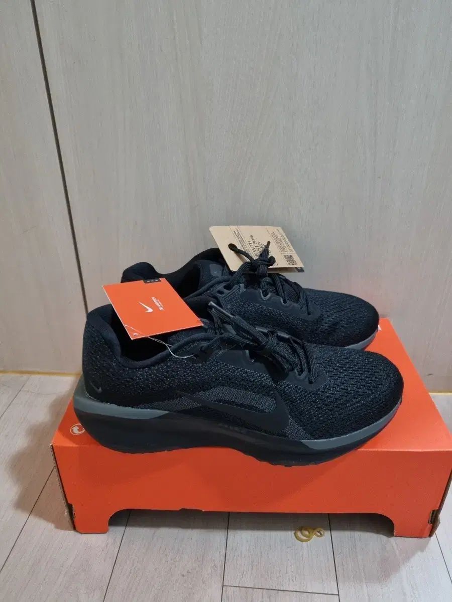 未使用新品)) NIKE ナイキ ウィンフロー11 ランニングスニーカー 245