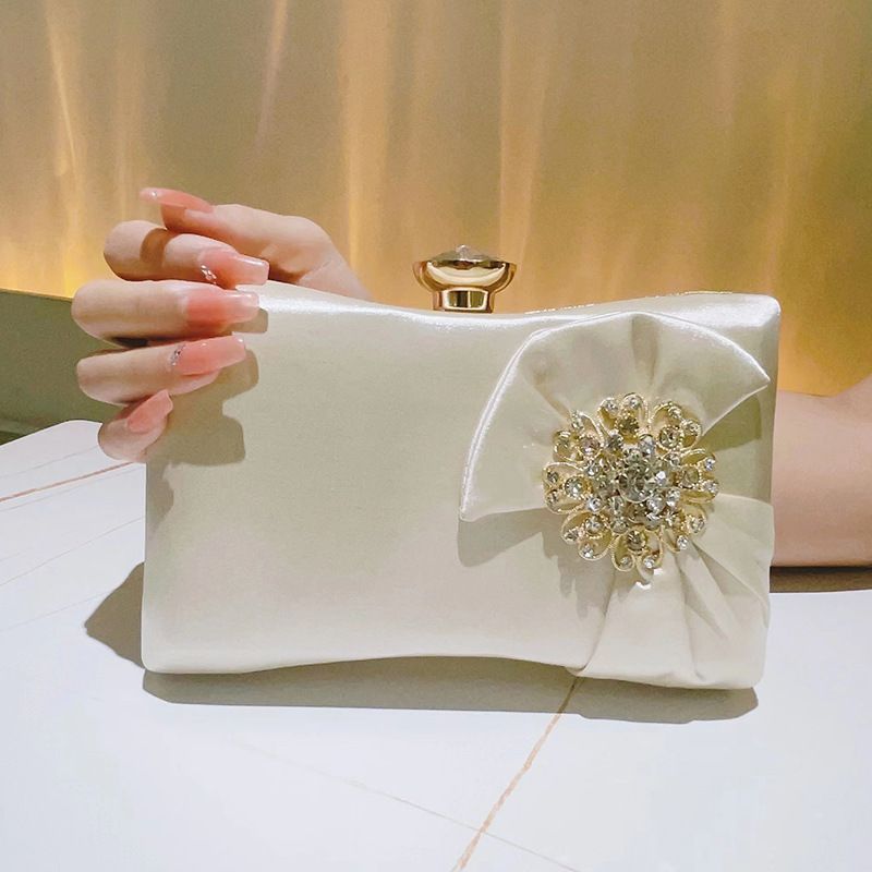 人気商品 パーティーバッグ 結婚式 クラッチバッグ パーティバッグ 入学式 卒業式 フォーマルバッグ 大きめ ブライダル　パーティーバック 鞄 バッグ ベージュ系 サテン ラインストーン 1254