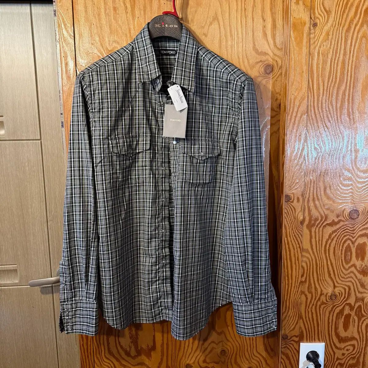 TOM FORD トムフォード シャツ 新品 出品
