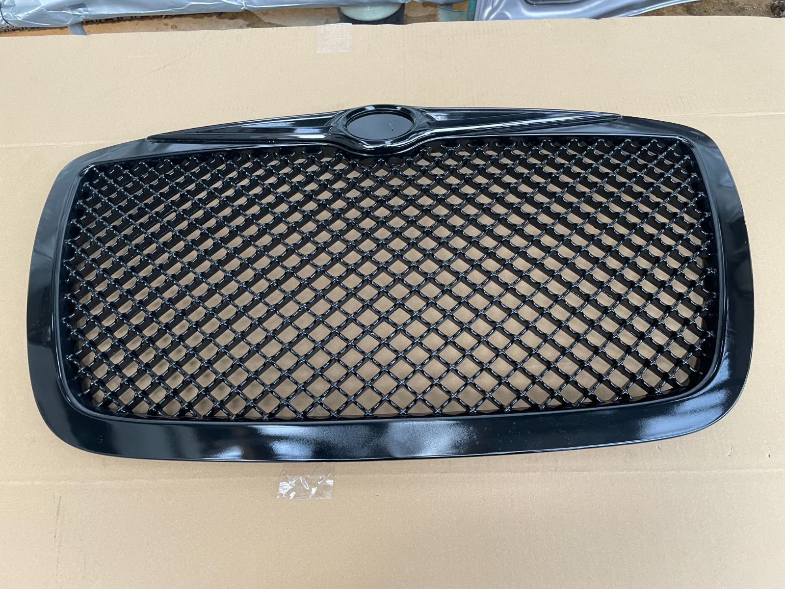 クライスラー 300C 社外グリル 未使用保管品 菅230