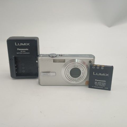 Panasonic LUMIX DMC-FX7 Silver コンパクトデジタルカメラ
