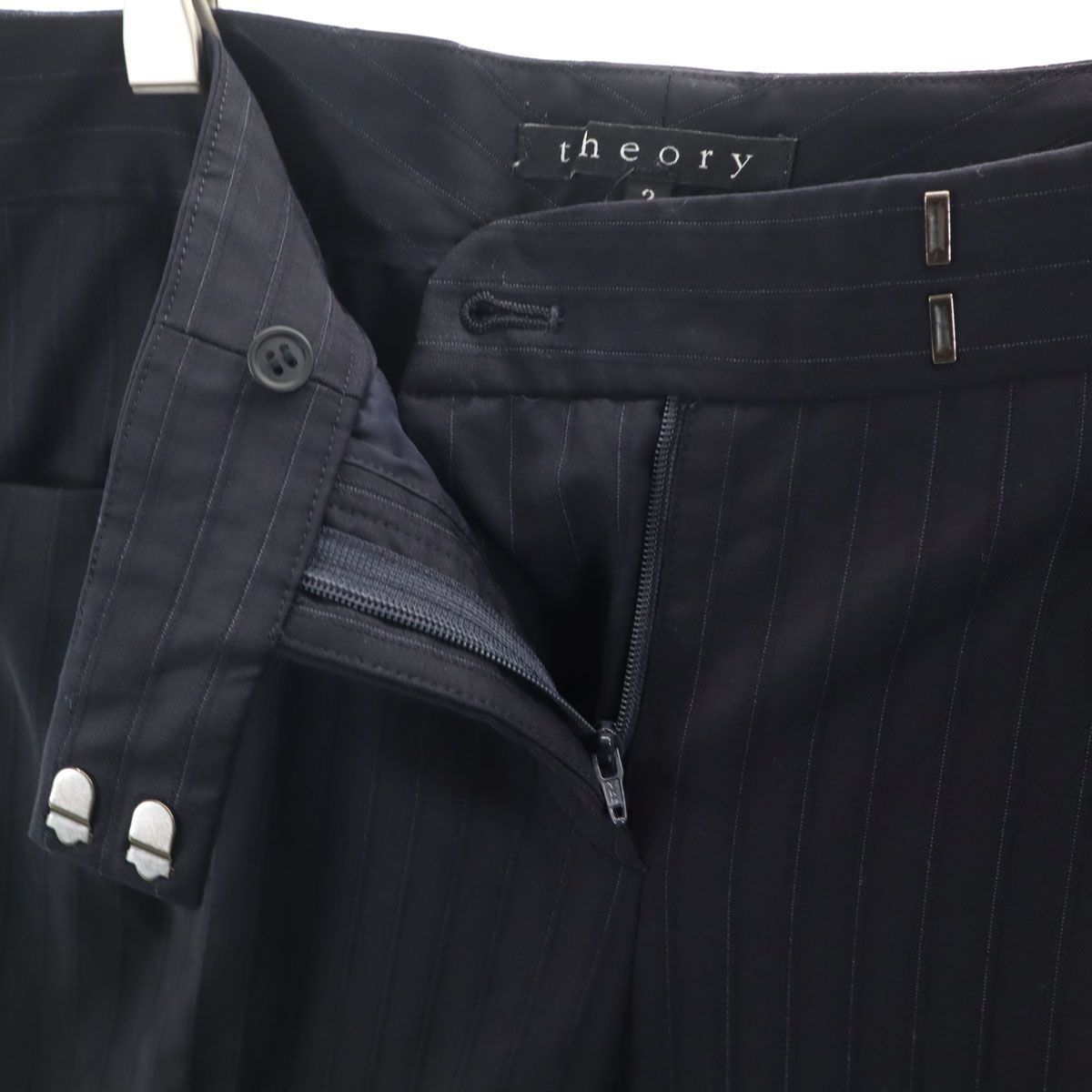 【極美品】セオリー パンツスーツ上下 S　黒ストライプ柄　0,X0 ✓2426 theory セオリー 日本製 ストライプ柄 パンツスーツ 上下 セットアップ