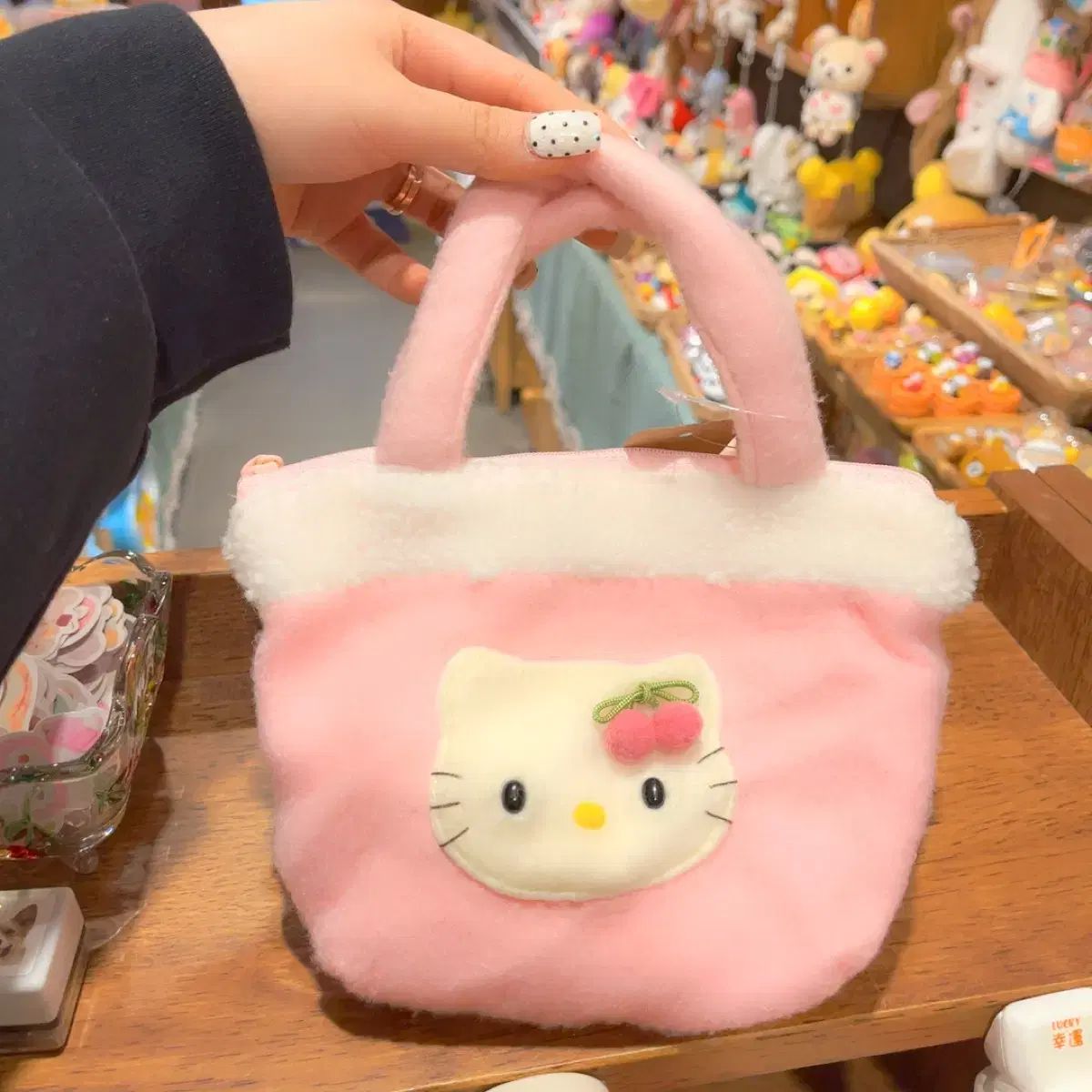 クラシック Sanrio さくらんぼ hello kitty(ハローキティ) ぬいぐるみ 