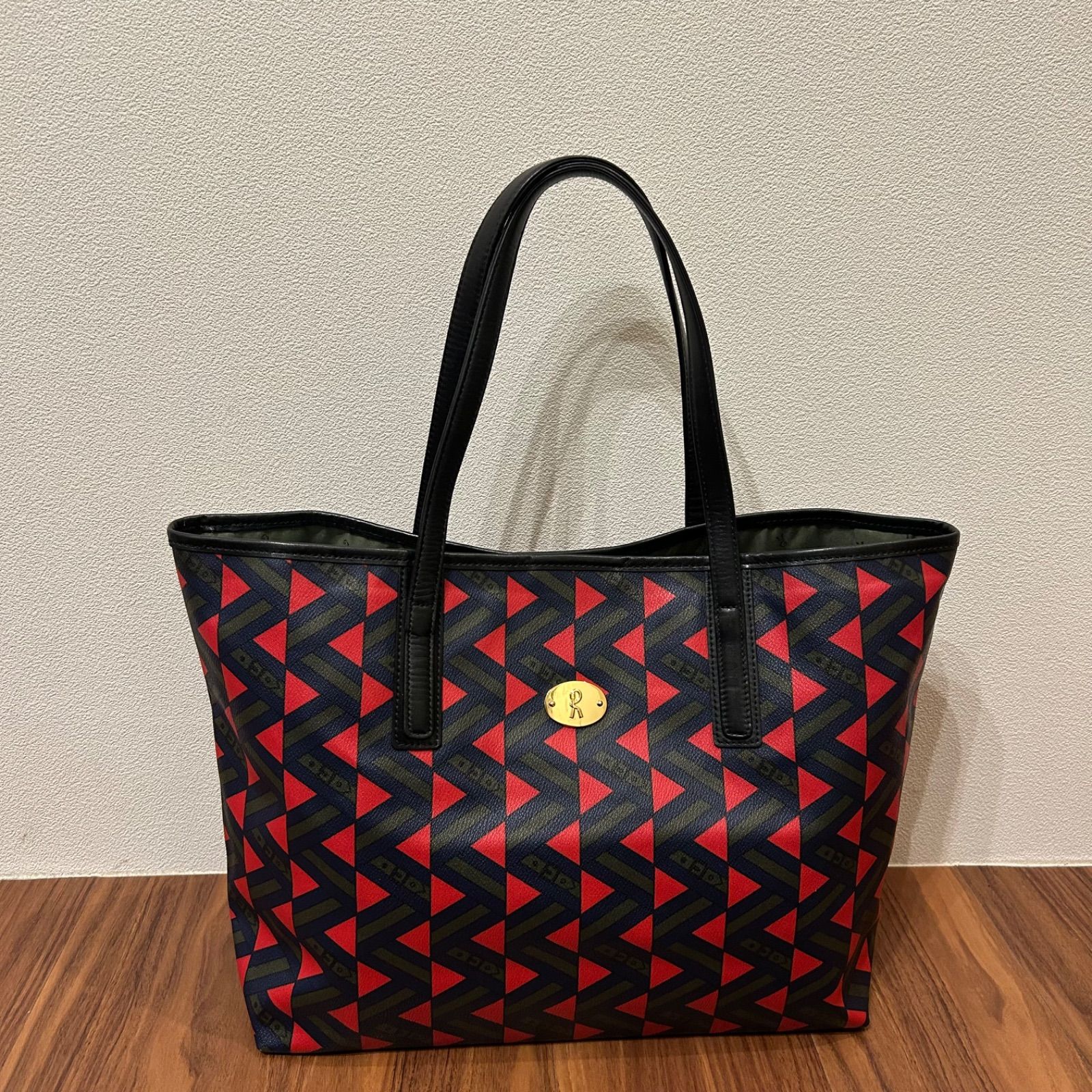美品 Roberta di camerino ロベルタディカメリーノ レディース トート 