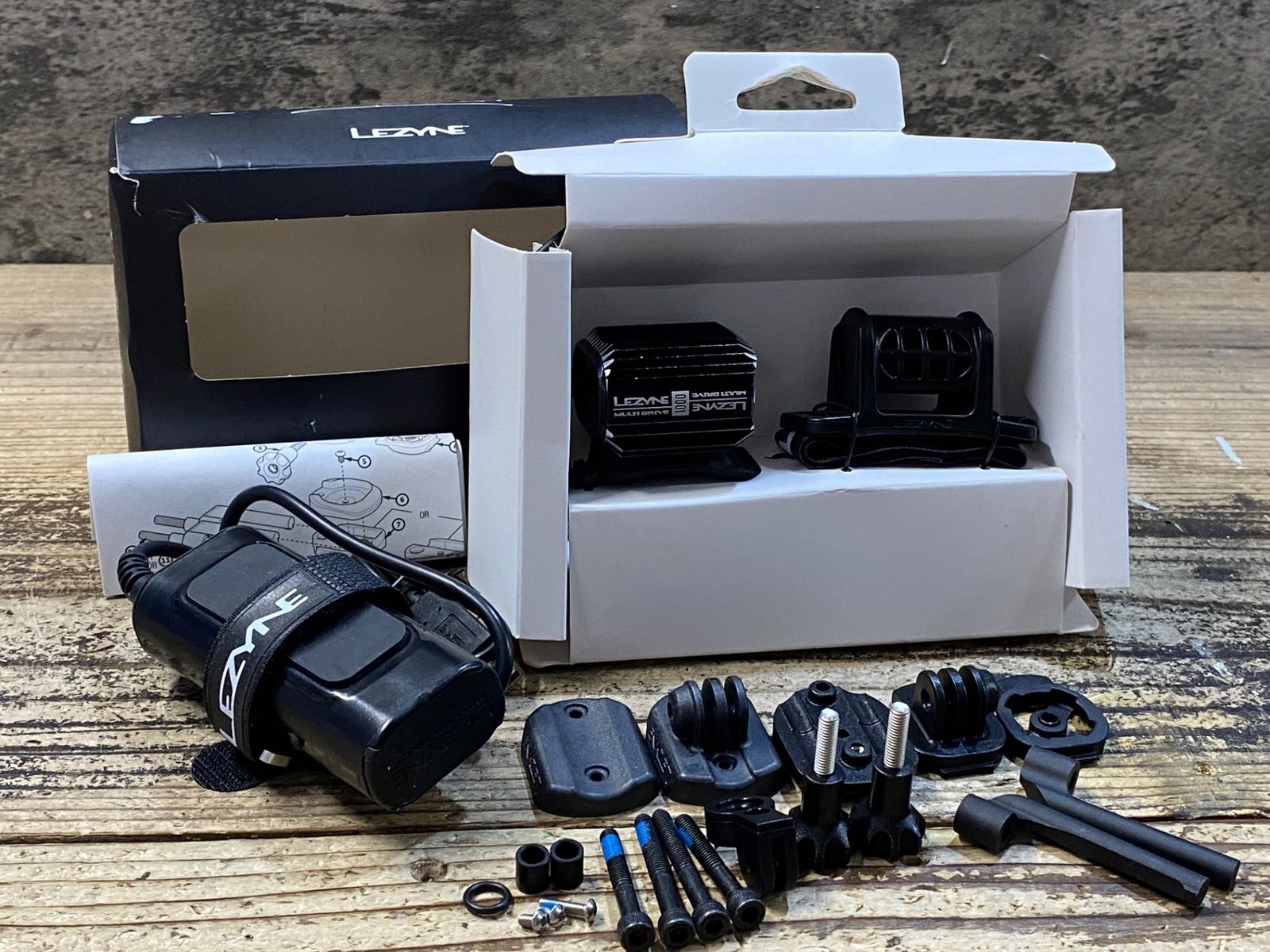 JV811 レザイン LEZYNE MULTI DRIVE 1000 フロントライト ヘルメットマウント 1000ルーメン 点灯OK