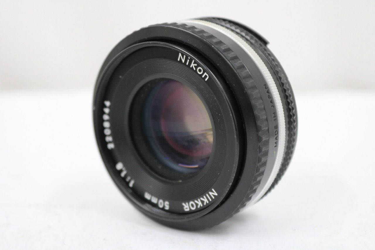 【返品保証】 ニコン Nikon Ai-s 50mm F1.8 パンケーキレンズ e10592