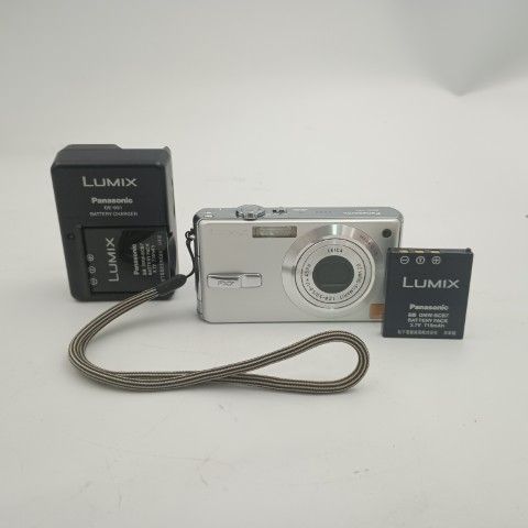 Panasonic DMC-FX80 シルバー コンパクトデジタルカメラ Panasonic LUMIX DMC-FX7 Silver コンパクトデジタルカメラ - メルカリ