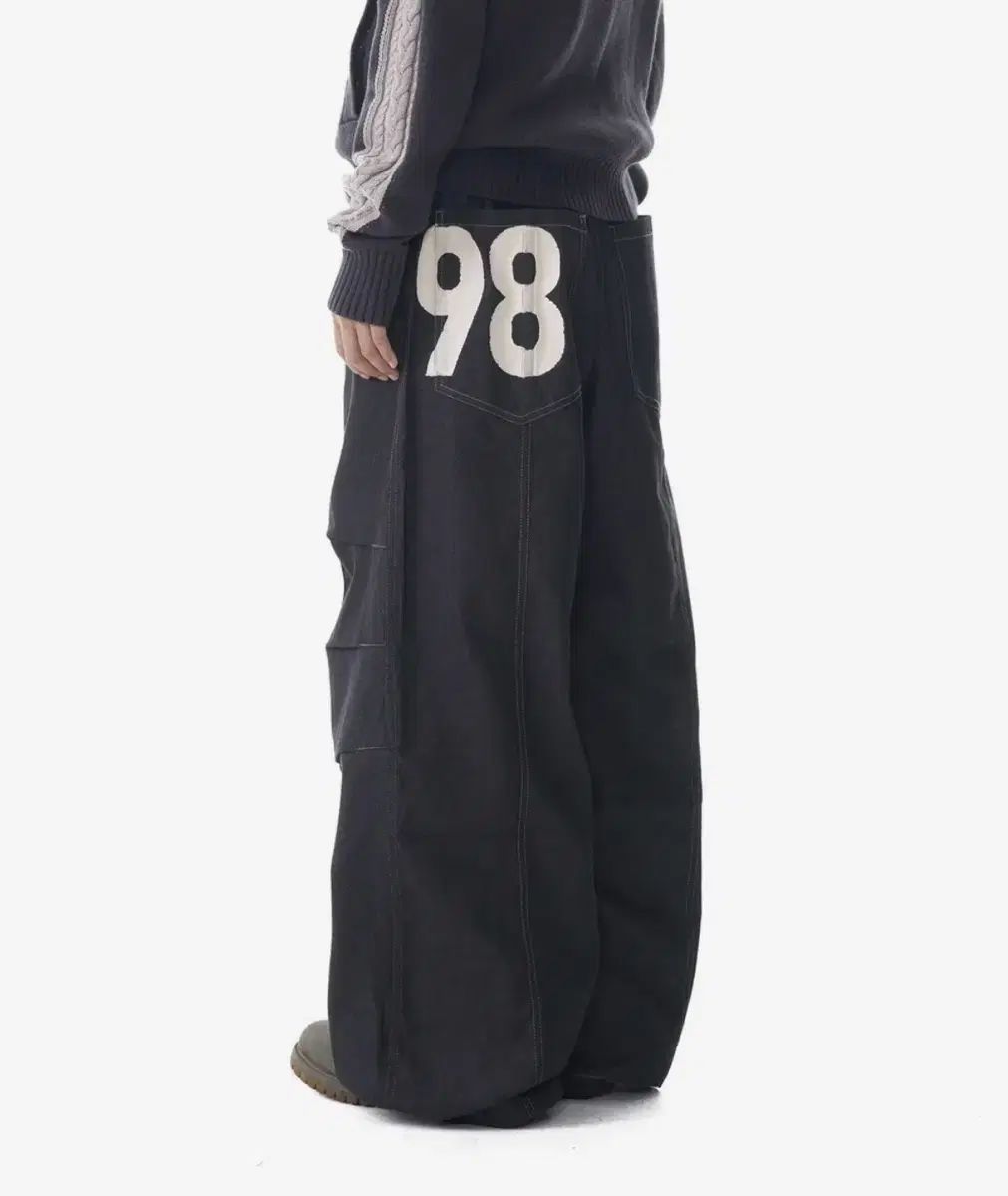 アーカーエム98パンツ ズボン ブラック サイズ 1