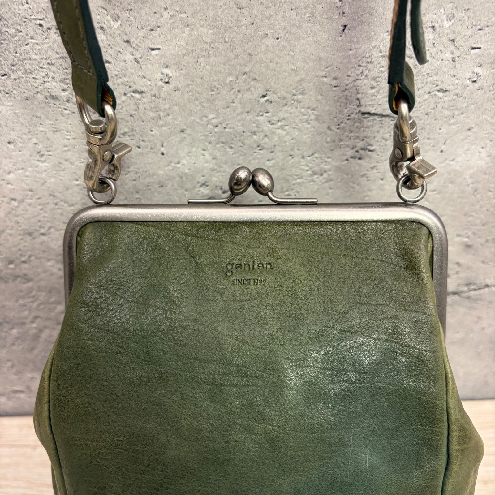 ✨genten がま口 ショルダーバッグ グリーン レザー 本革 N1-882
