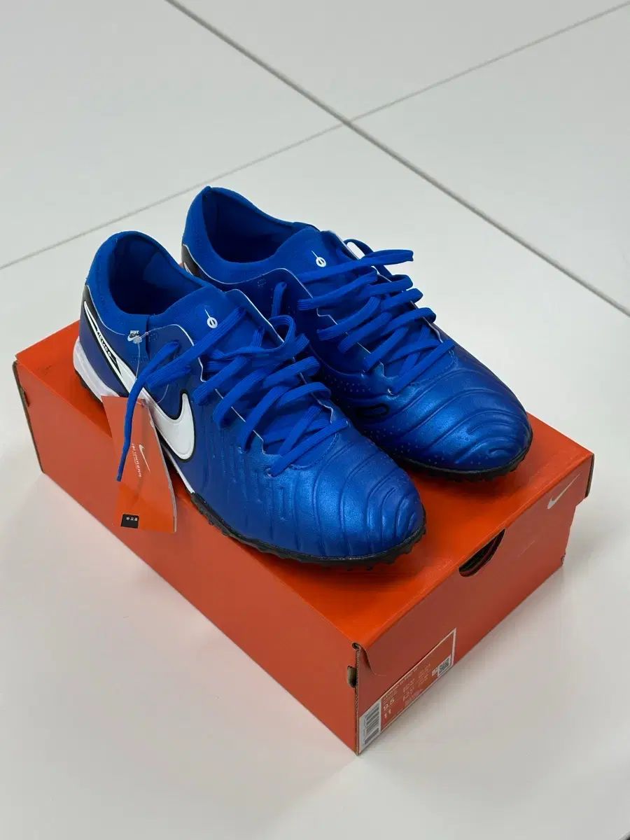 ティエンポ レジェンド 10 プロ TF サッカーシューズ 275