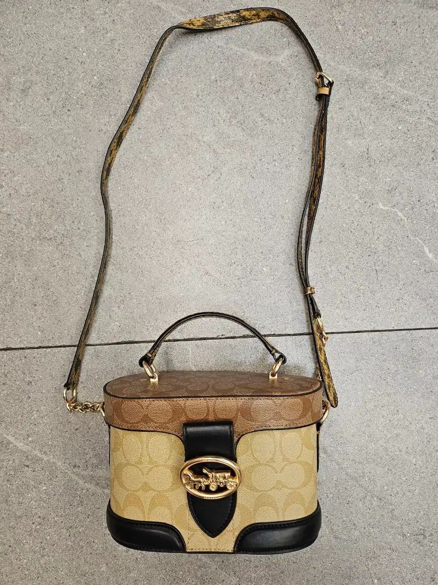 コーチ COACH ジョージ ジェム クロスボディーバッグ