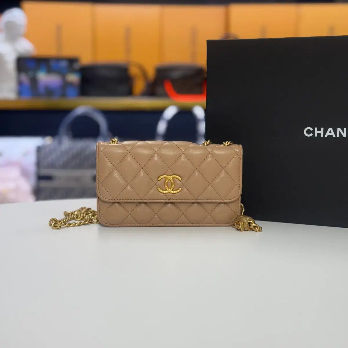 {ほぼ新品/付き} CHANEL シャネル ラムスキン ゴールデンボール WOC チェーンリュックサック