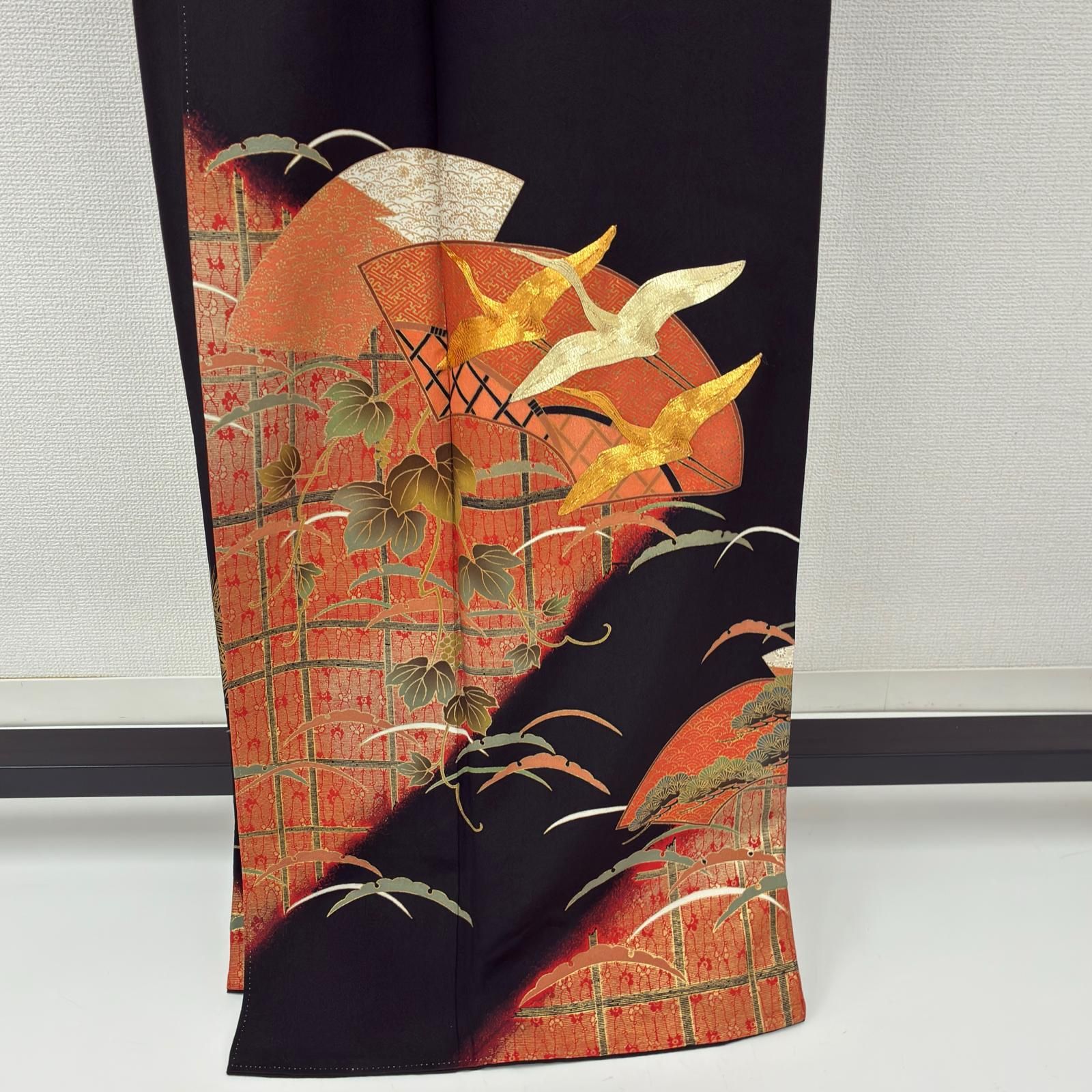 留袖 大胆な金駒刺繍の鶴 扇面に花 染め 五つ紋 正絹 MK-7339 - メルカリ