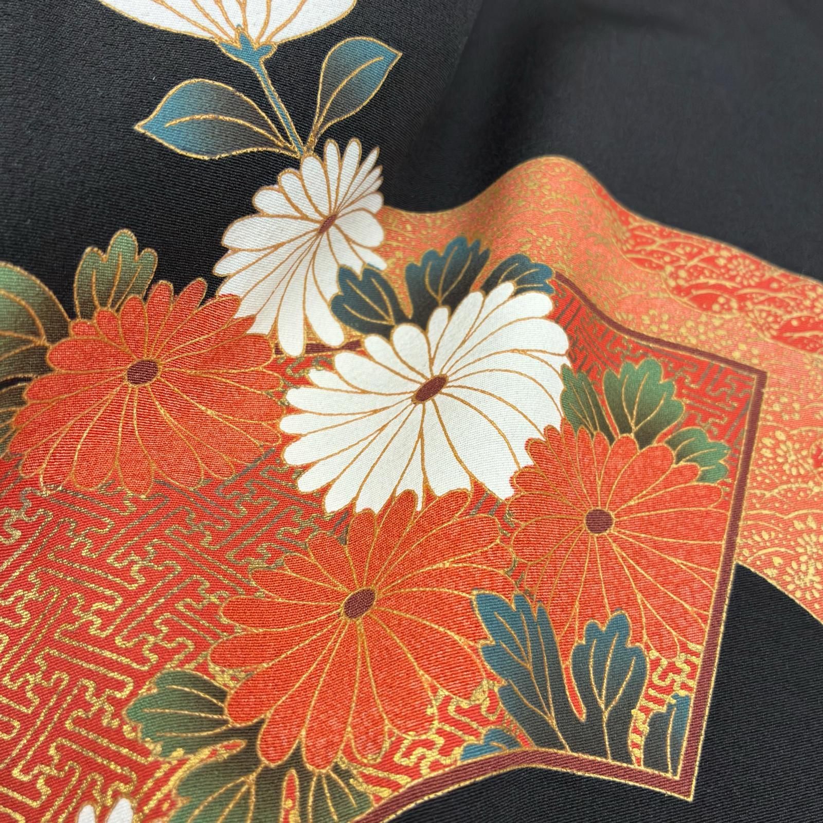 留袖 大胆な金駒刺繍の鶴 扇面に花 染め 五つ紋 正絹 MK-7339 - メルカリ