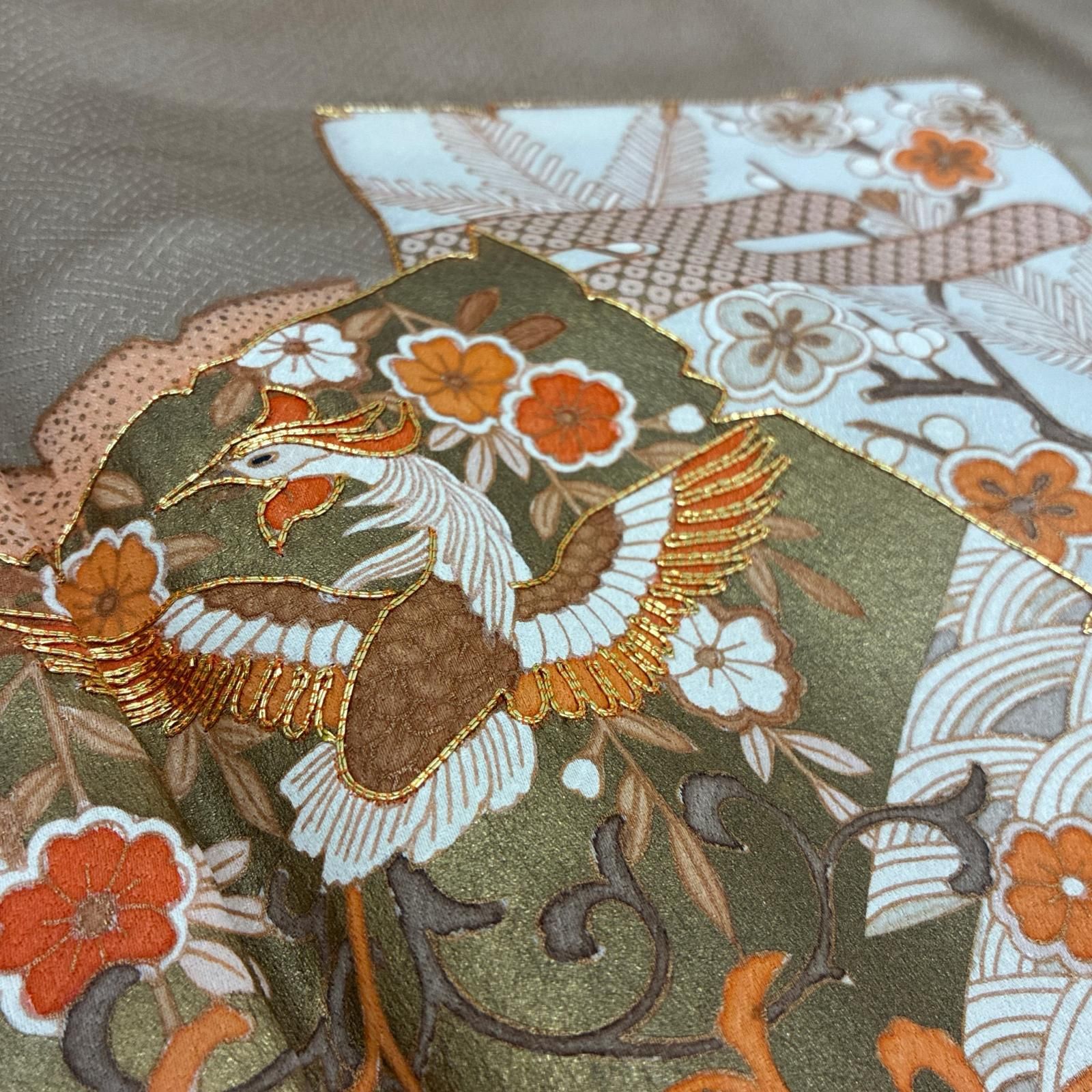 色留袖 裄66.5 金彩 オシドリ 駒刺繍 躾糸付き 三つ紋 正絹 MK-7342 