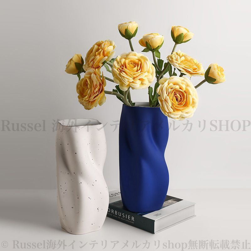 モダンデザイン ツイストフラワーベース 花瓶