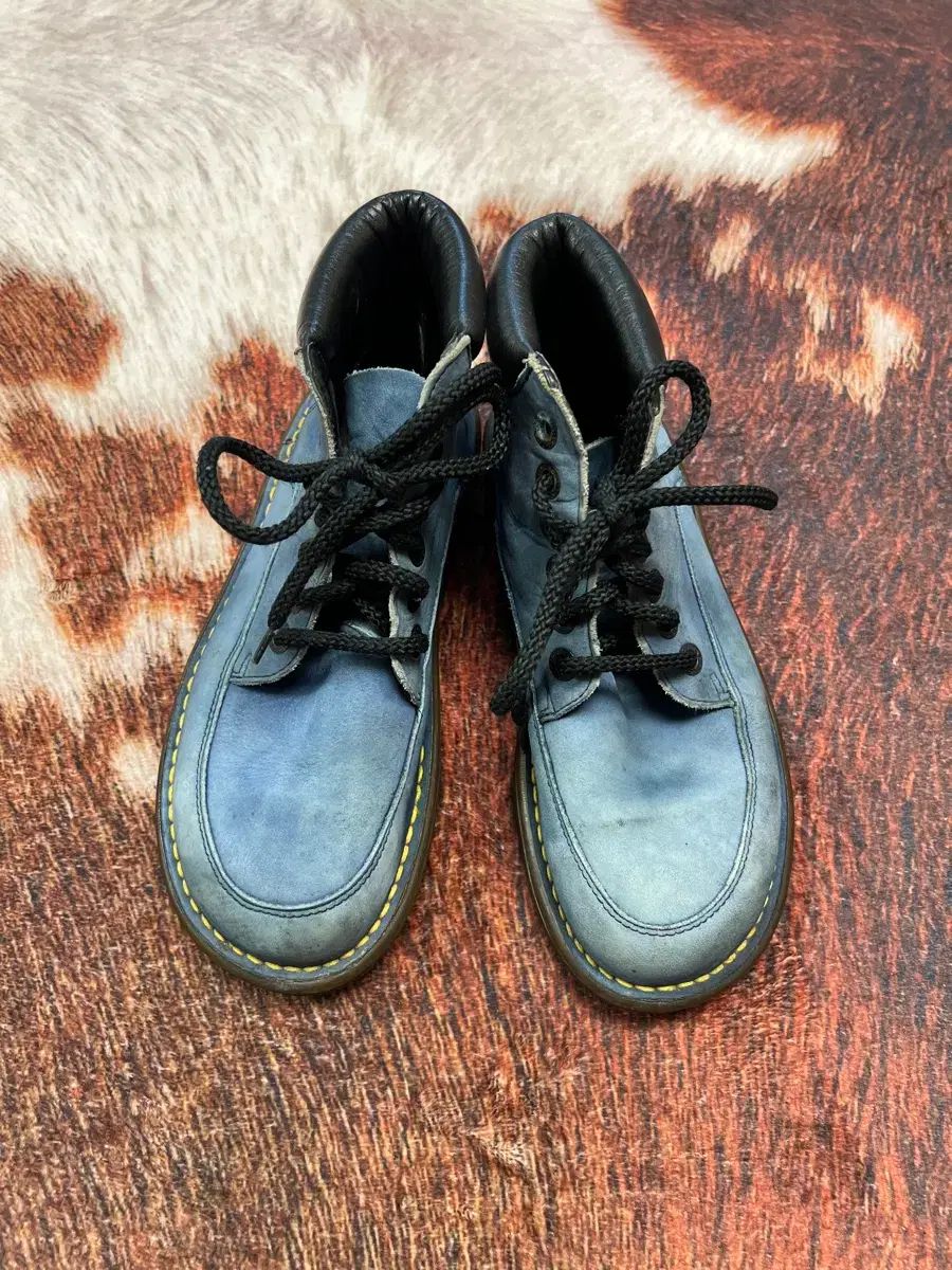 240 DR. MARTENS MIE 6ホール ミッドブーツ ヴィンテージブルー