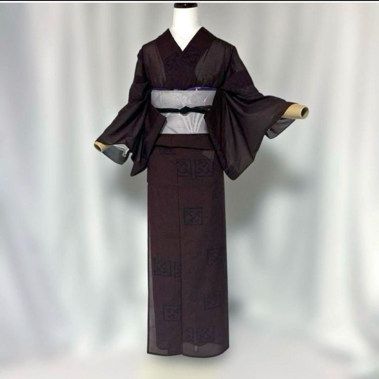 E*n様 【参考上代15万】美品 さんび 東レシルック 夏大島風　紗紬　小紋　フ 参考上代15万】美品 さんび 東レシルック 夏大島風 小紋 フルセット 紗