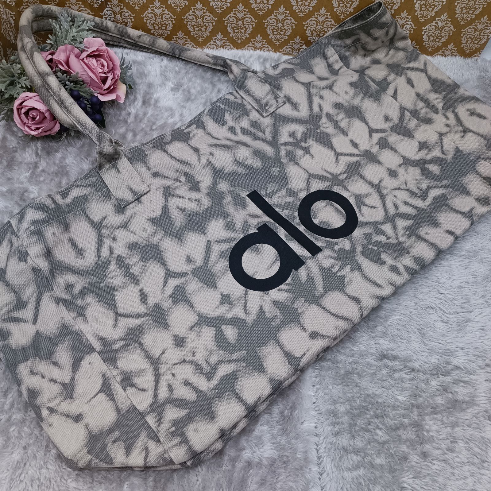 Alo Yoga 》 ☆美品☆ アロー ヨガトートバッグ ショッパートート
