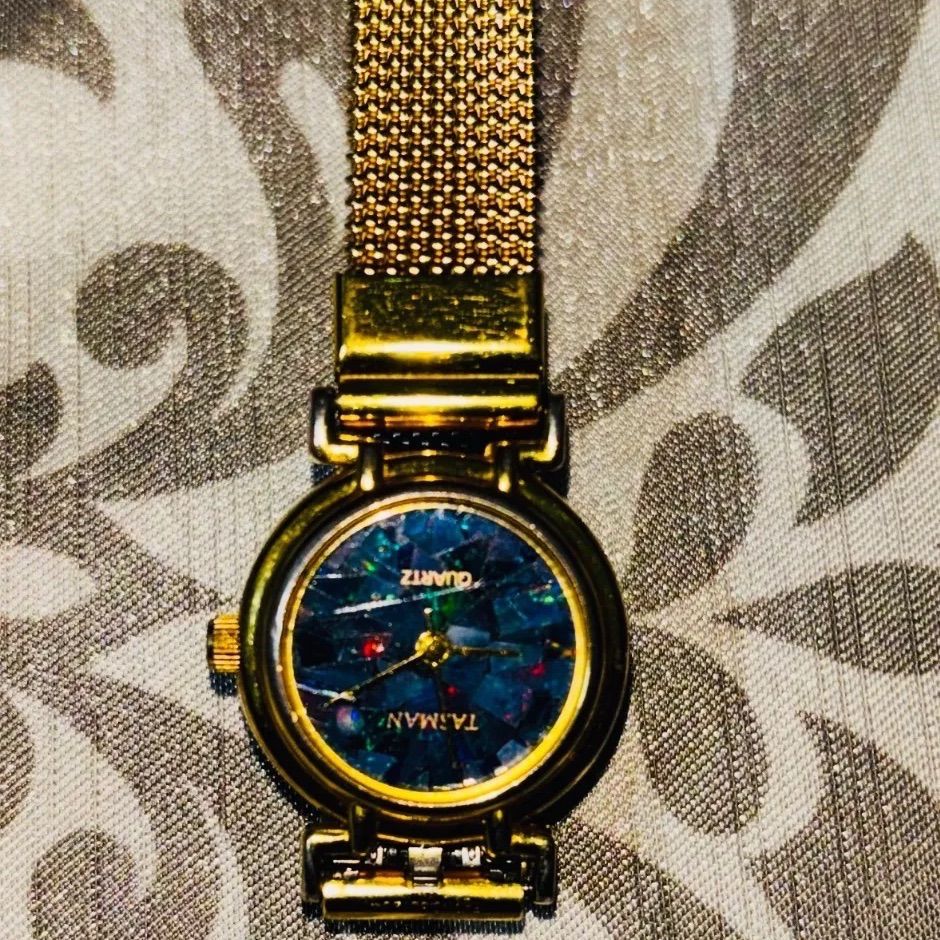 レディース腕時計✨オパール調文字盤❣️ゴールド メッシュベルト 稼働品