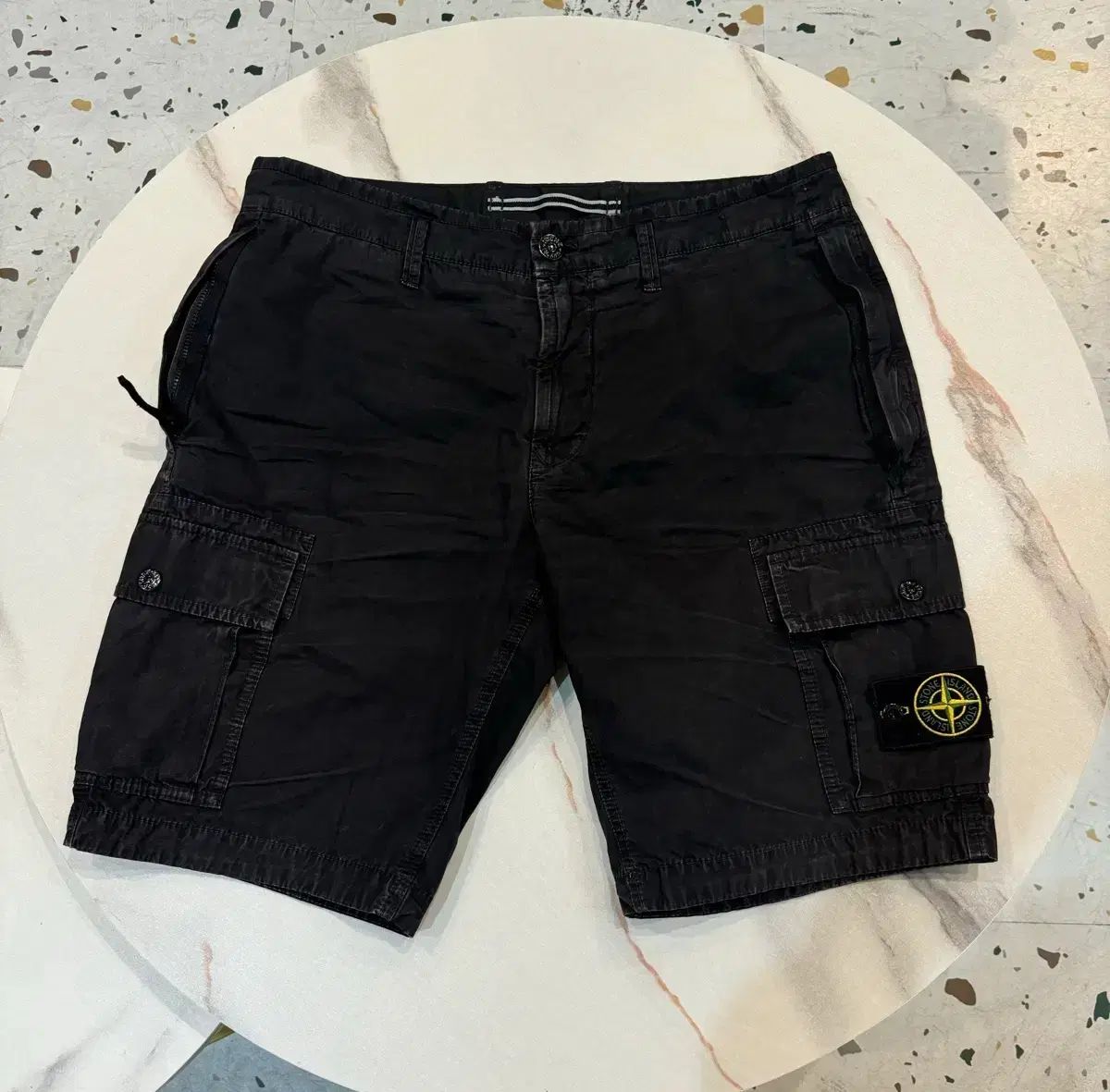 正規品/33サイズ STONE ISLAND ストーンアイランド カーゴ ハーフパンツ ブラック