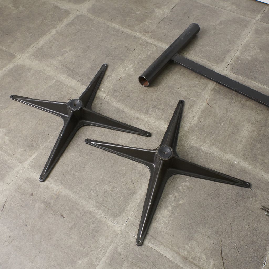 Herman Miller コントラクトベース テーブル イームズ ミーティング