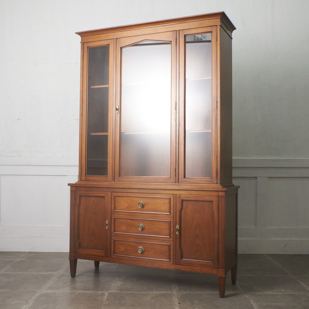定76万 Drexel Heritage チャイナ TRIUNE ガラス キャビネット 飾り棚 チャイナ 高級 トライユン CHINA ドレクセルヘリテイジ 99590