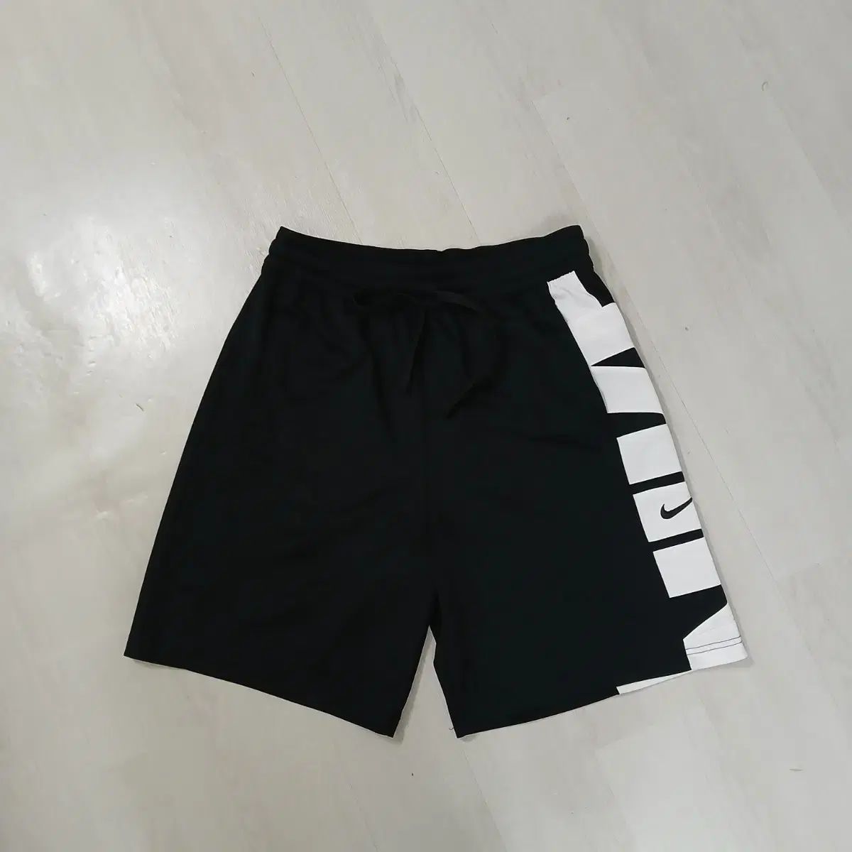ナイキ ブラック ハーフパンツ 白 ロゴ 正規品 32 33