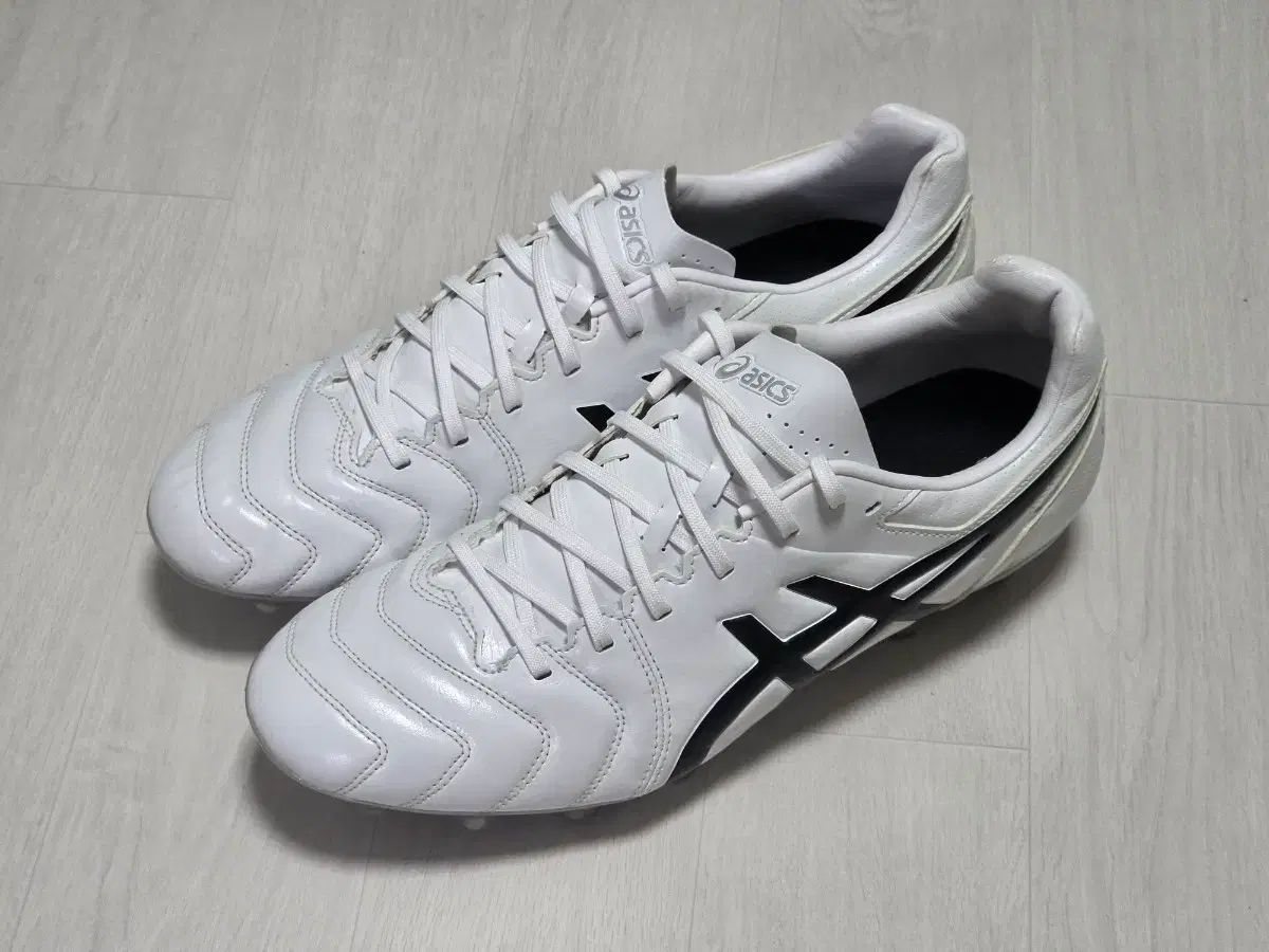 A級 asics アシックス DS LIGHT WB 3 サッカーシューズ 白 280サイズ