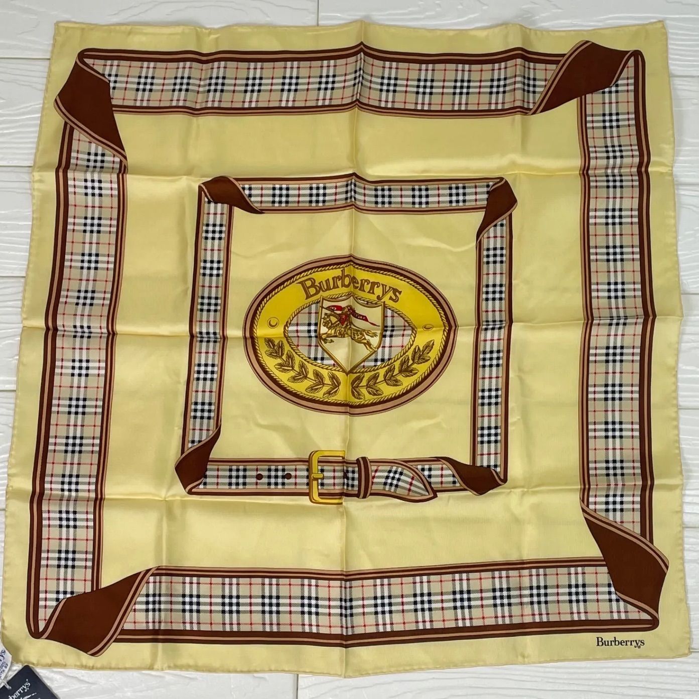 タグ有り　バーバリー ノバチェック シルクスカーフ ベージュ　秋冬春　お洒落 Burberry バーバリー スカーフ ノバチェック シルク100% ベージュ タグ