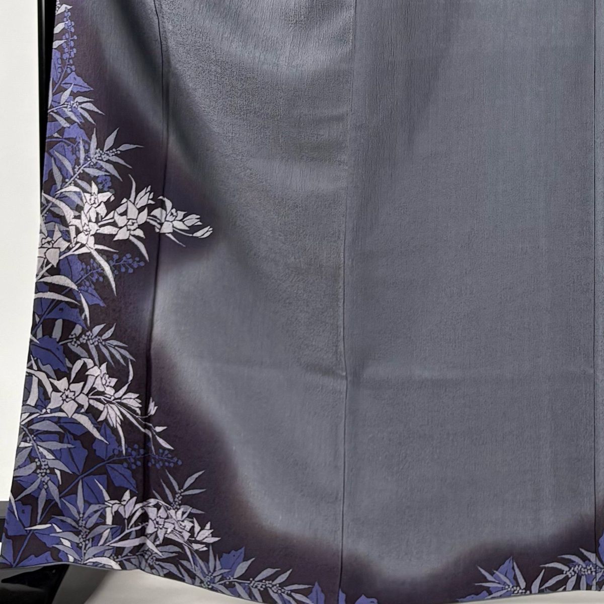 付下げ 身丈166cm 裄丈69cm 正絹 名品 【中古】 付下げ 身丈166cm 裄丈66cm M 袷 草花 ぼかし 灰色 正絹 秀品 【中古