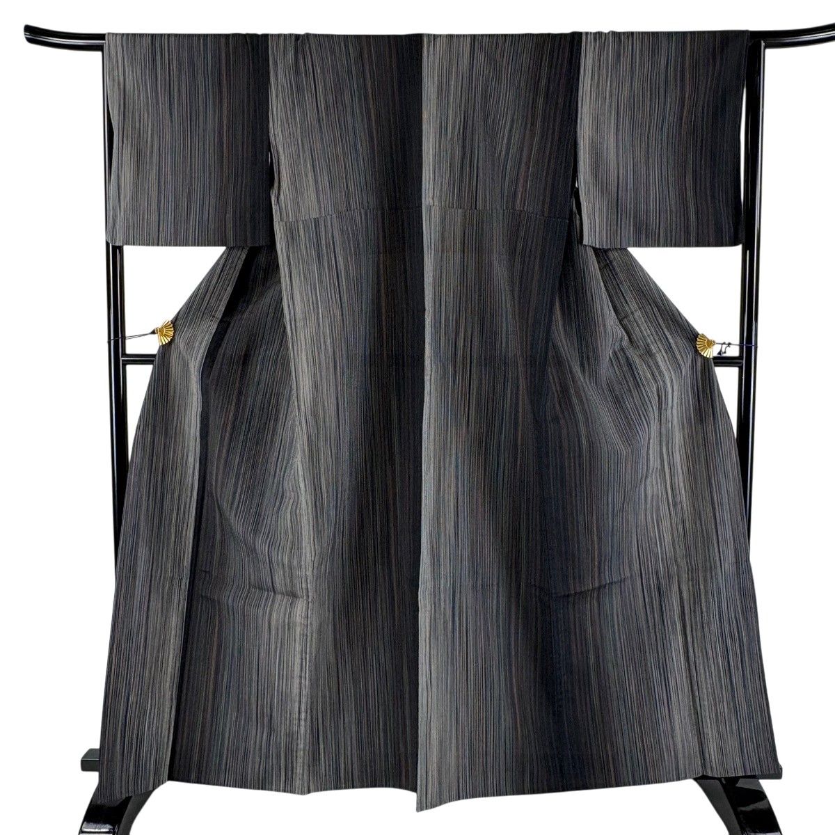 紬 身丈162.5cm 裄丈66cm M 単衣 縦縞 灰色 正絹 名品 【中古】